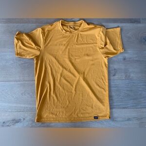 Patagonia light weight poly hiking running t-shirt - size small